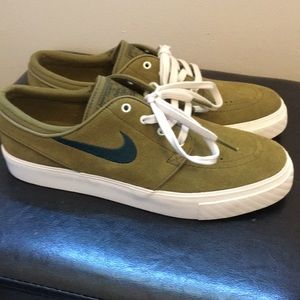 Stephan Janoski Nike Skateboarding oliveShoes Women sized 7 1/2